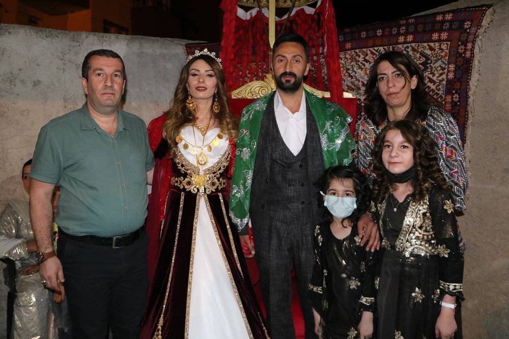 Özbek Ailesinin mutlu günü 25