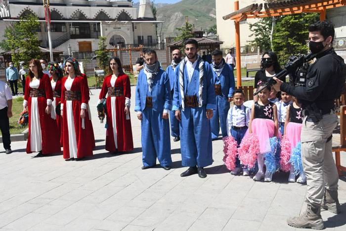 Hakkari Halk Eğitim Merkezinden yıl sonu sergisi 14
