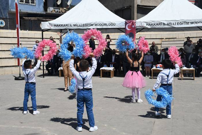 Hakkari Halk Eğitim Merkezinden yıl sonu sergisi 16