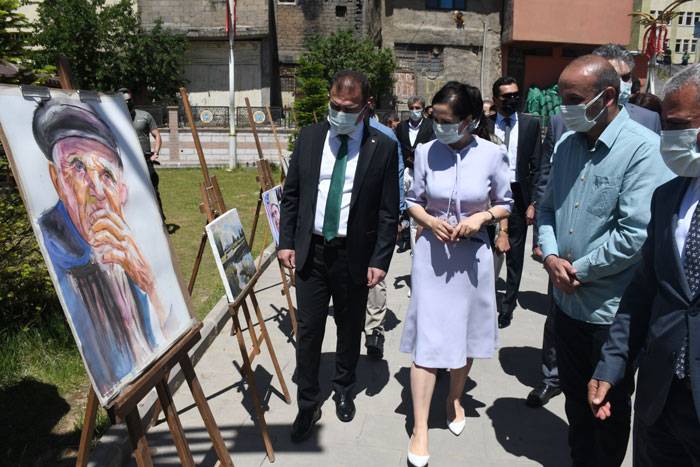 Hakkari Halk Eğitim Merkezinden yıl sonu sergisi 19