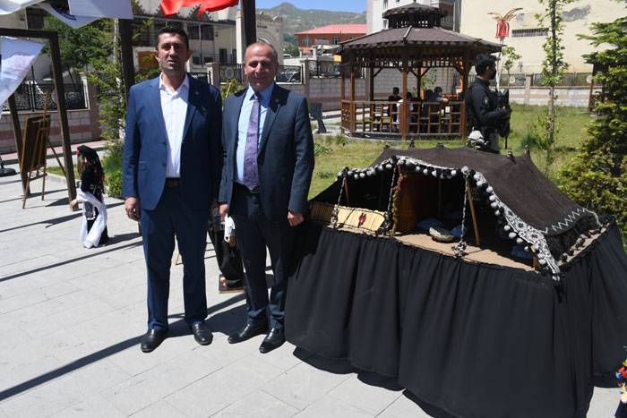 Hakkari Halk Eğitim Merkezinden yıl sonu sergisi 20