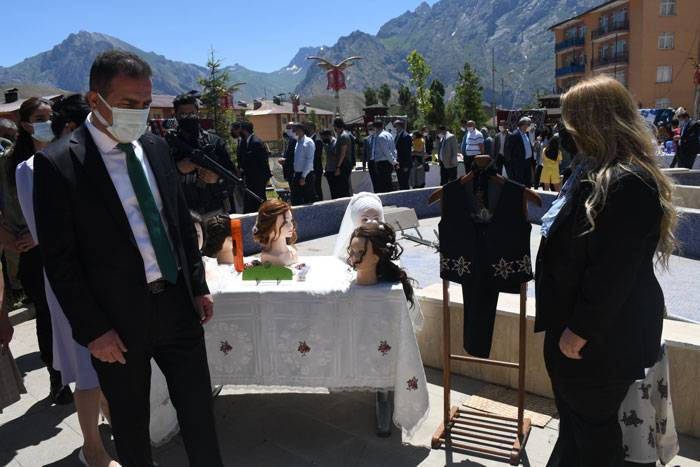 Hakkari Halk Eğitim Merkezinden yıl sonu sergisi 24