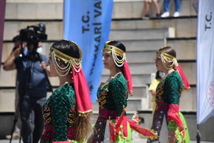 Hakkari Halk Eğitim Merkezinden yıl sonu sergisi 27
