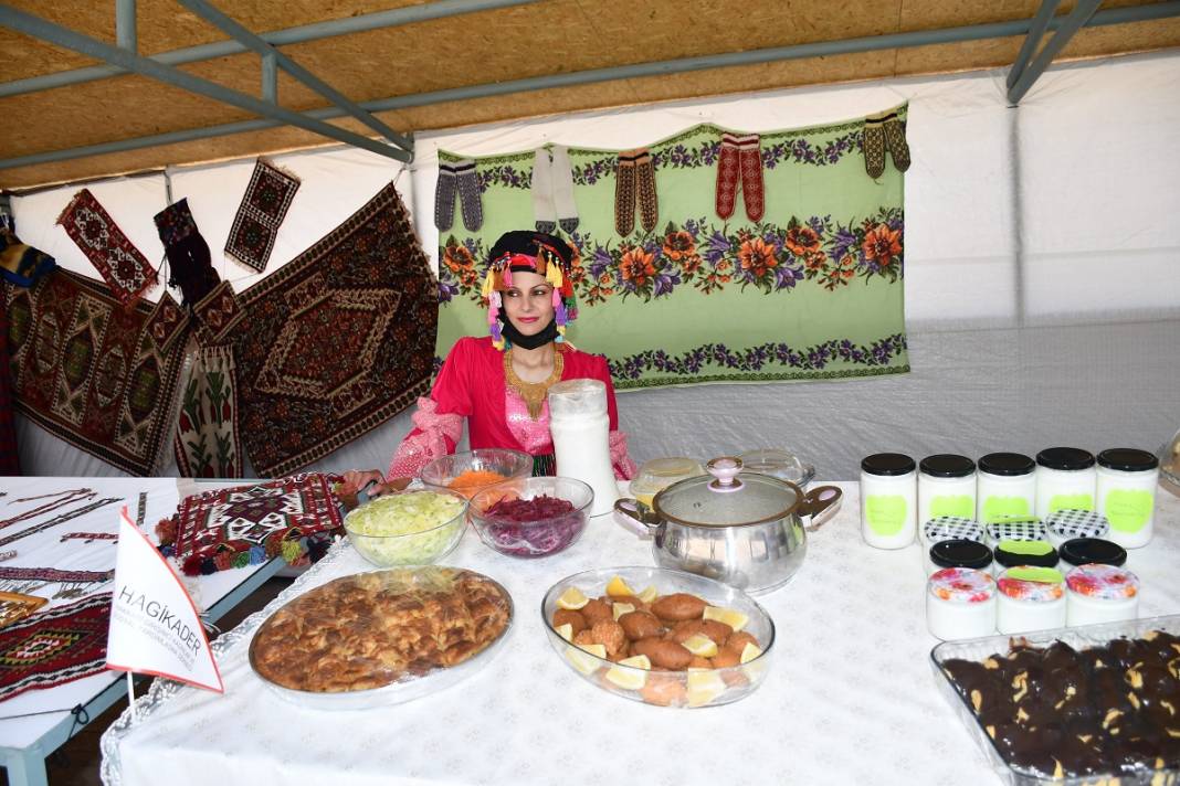 Hakkari'de 'Kültür' fuarı açıldı 10