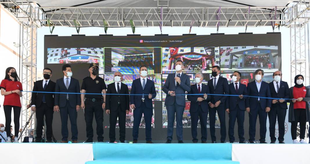 Bakan Selçuk; Hakkari'nin Eğitim de sonda değil Tokyo ve Paris ile yarışmasını istiyorum 12