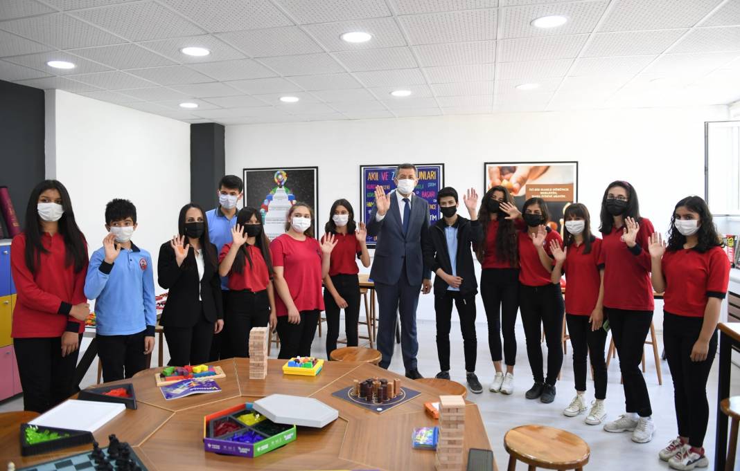 Bakan Selçuk; Hakkari'nin Eğitim de sonda değil Tokyo ve Paris ile yarışmasını istiyorum 14