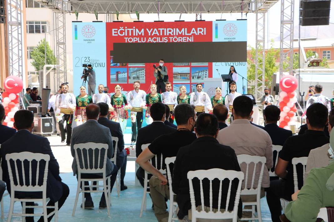 Bakan Selçuk; Hakkari'nin Eğitim de sonda değil Tokyo ve Paris ile yarışmasını istiyorum 17