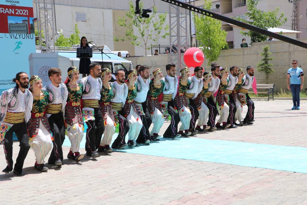 Bakan Selçuk; Hakkari'nin Eğitim de sonda değil Tokyo ve Paris ile yarışmasını istiyorum 18