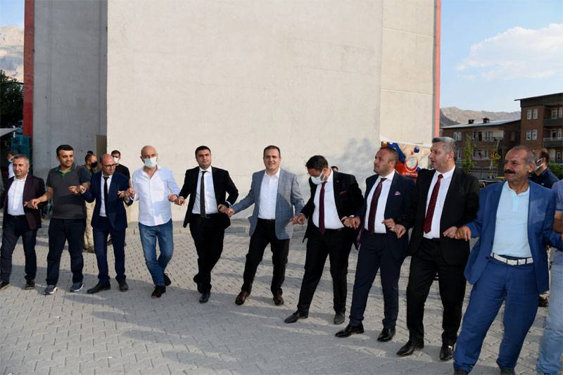 Atlı Ailesinin mutlu günü 2