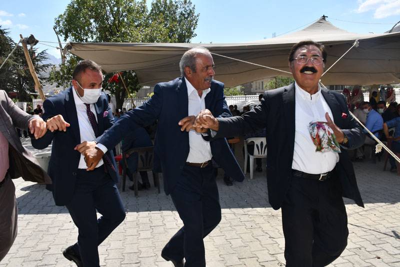 Atlı Ailesinin mutlu günü 9