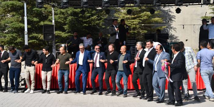 Atlı Ailesinin mutlu günü