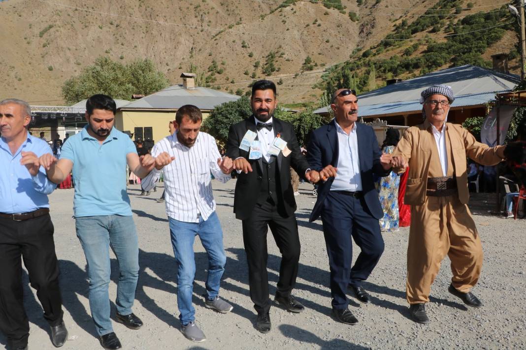 Ermağan ailesinin mutlu günü 11