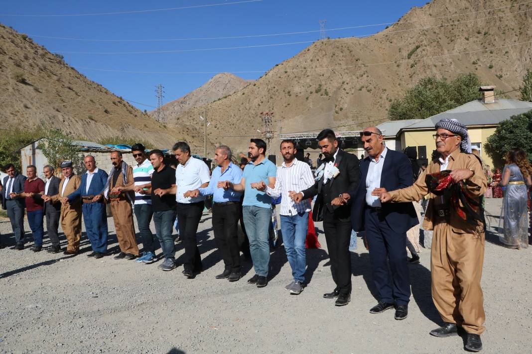 Ermağan ailesinin mutlu günü 12