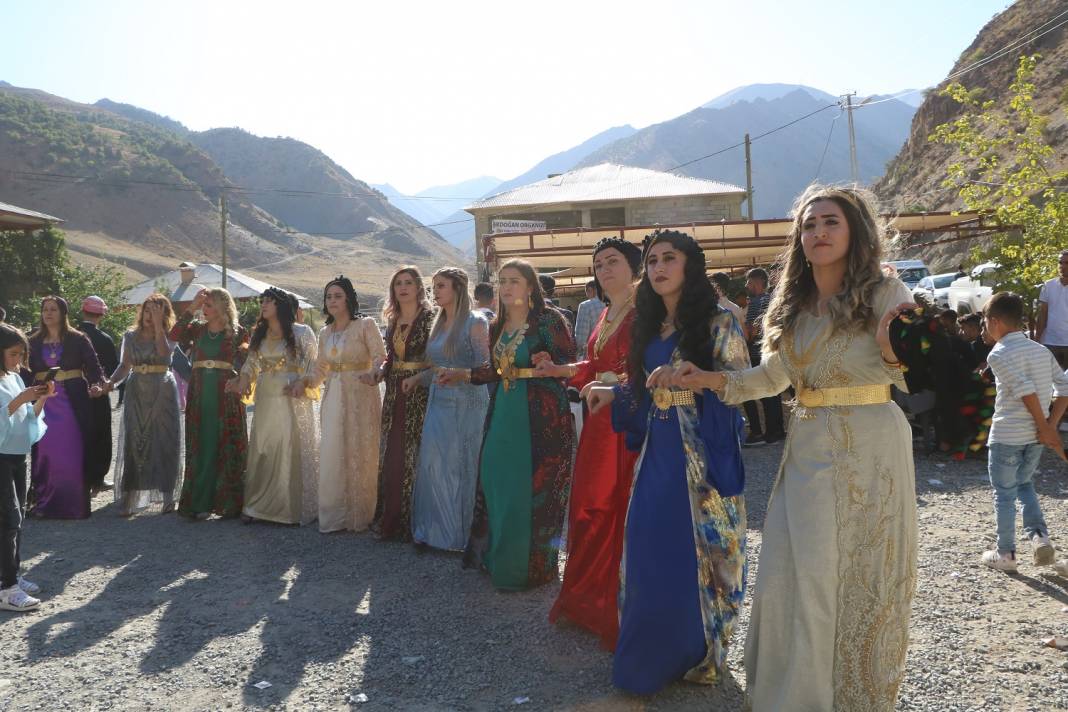 Ermağan ailesinin mutlu günü 16