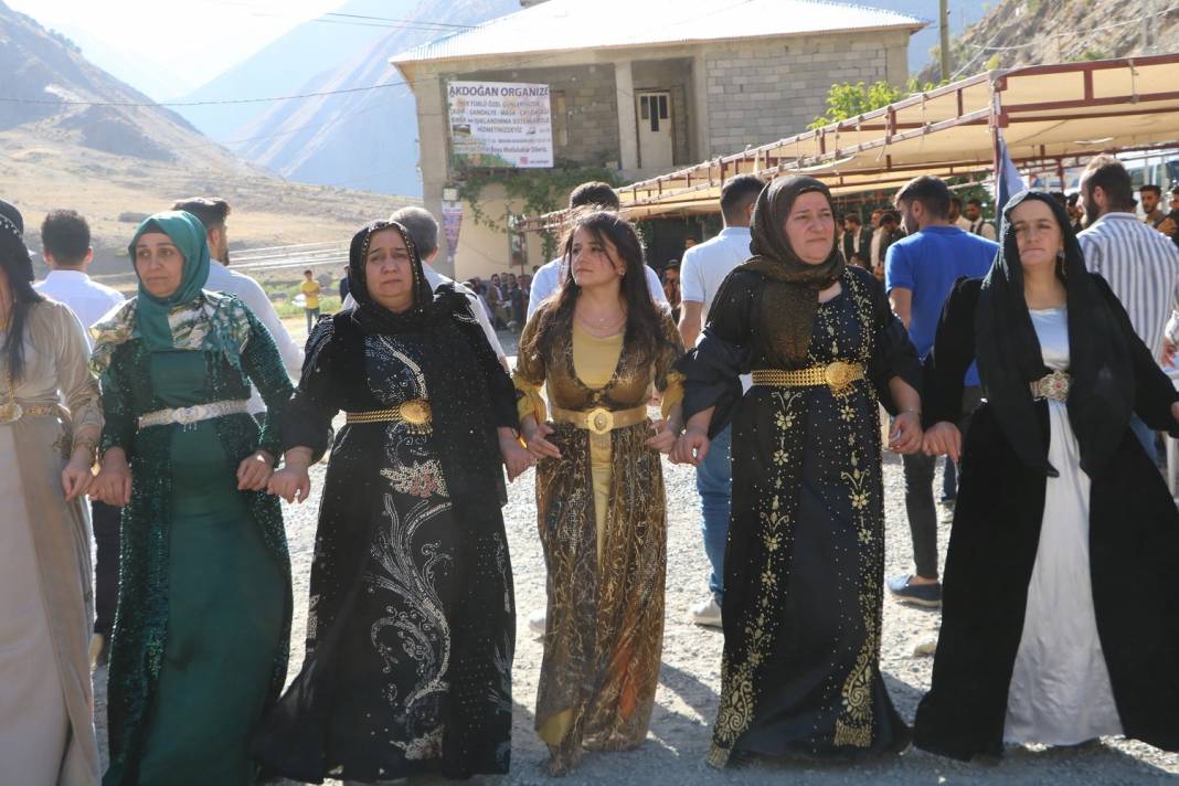 Ermağan ailesinin mutlu günü 18