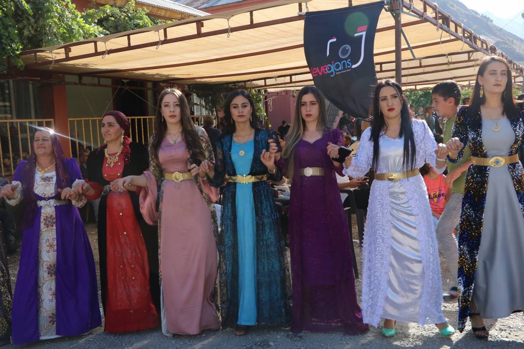 Ermağan ailesinin mutlu günü 23