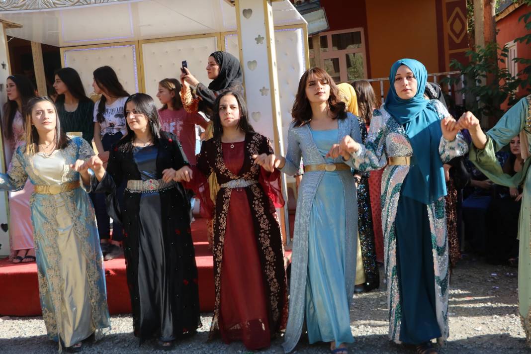 Ermağan ailesinin mutlu günü 25