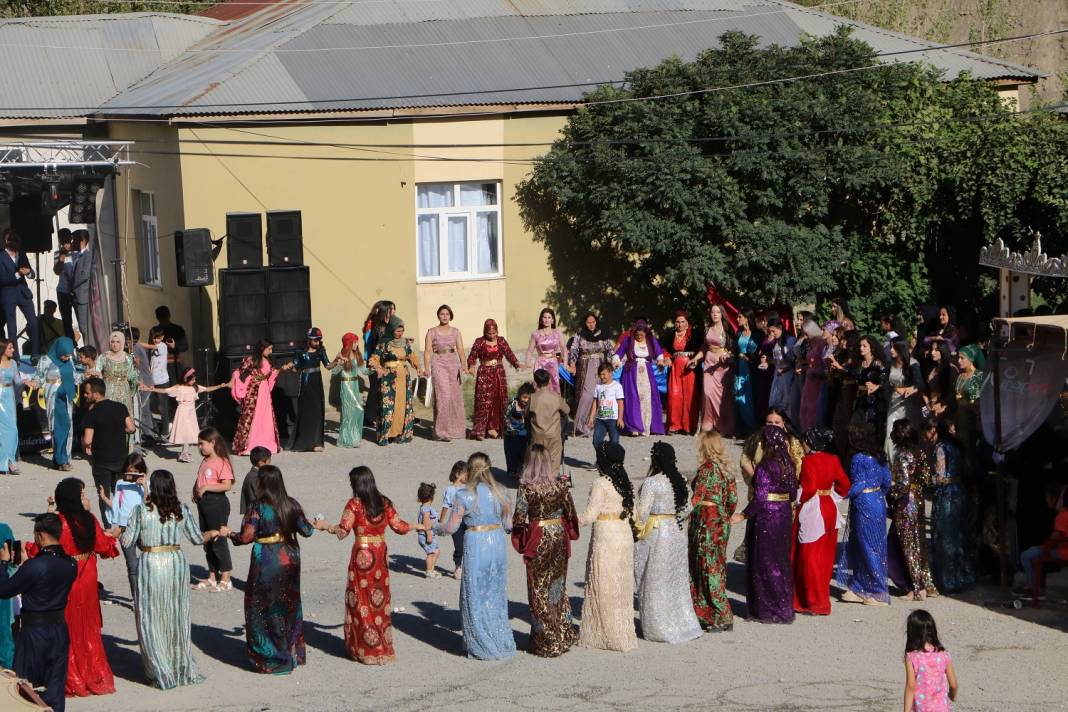 Ermağan ailesinin mutlu günü 38