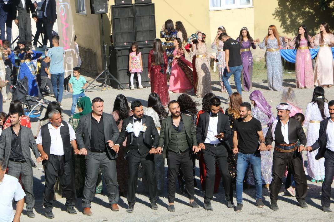 Ermağan ailesinin mutlu günü 40