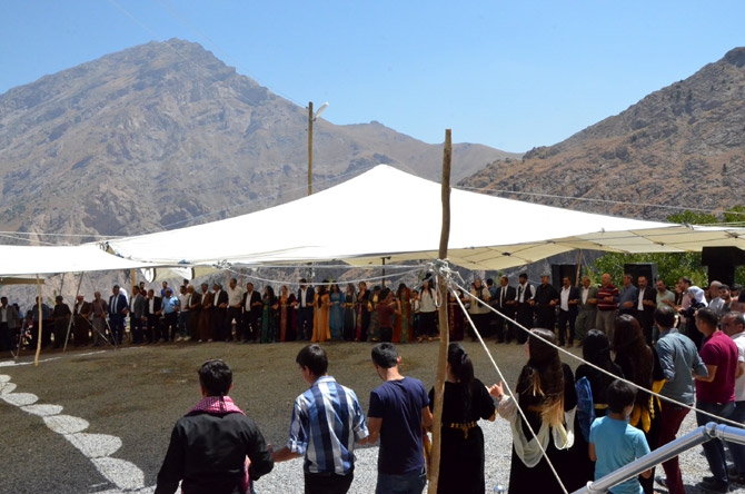 Seven ailesinin mutlu günü 24