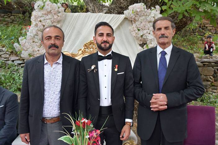 Ediş Ailesinin Mutlu günü 25