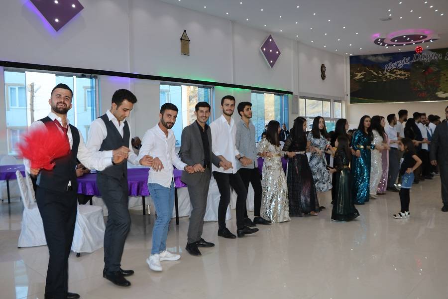 Duran Ailesinin mutlu günü 16