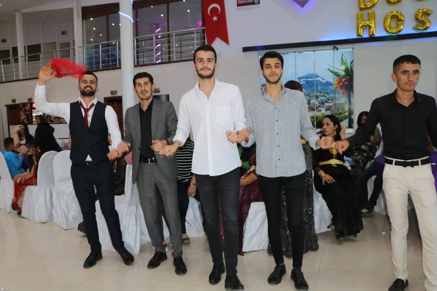 Duran Ailesinin mutlu günü 23