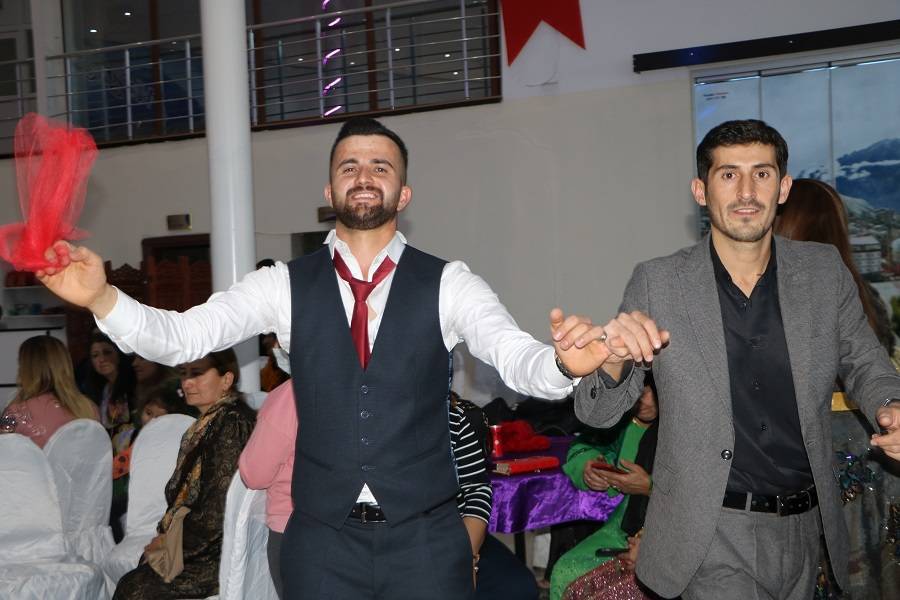 Duran Ailesinin mutlu günü 25