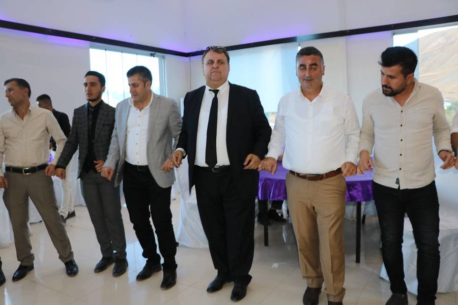 Duran Ailesinin mutlu günü 27