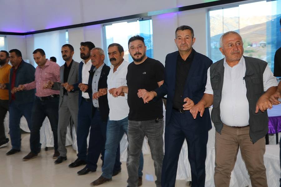 Duran Ailesinin mutlu günü 31