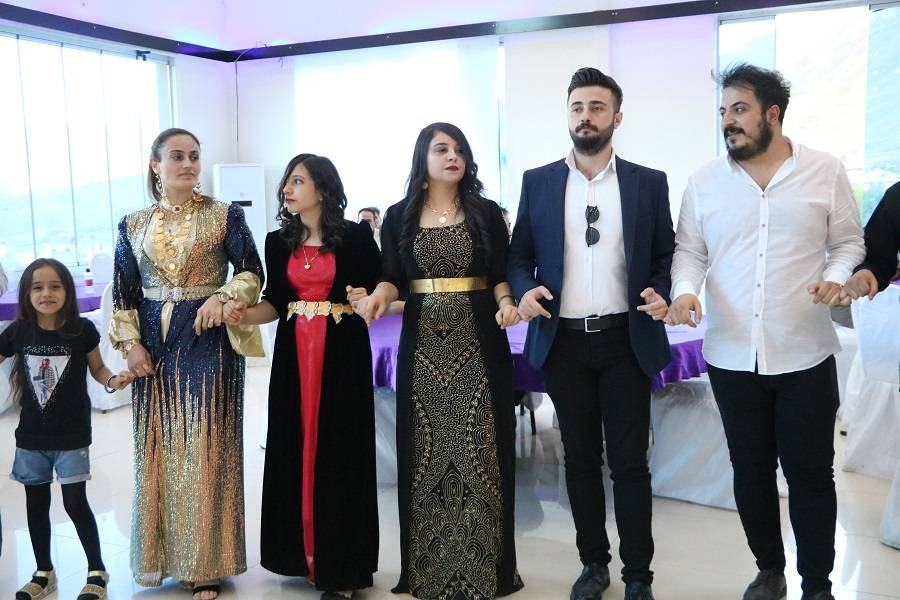 Duran Ailesinin mutlu günü 8