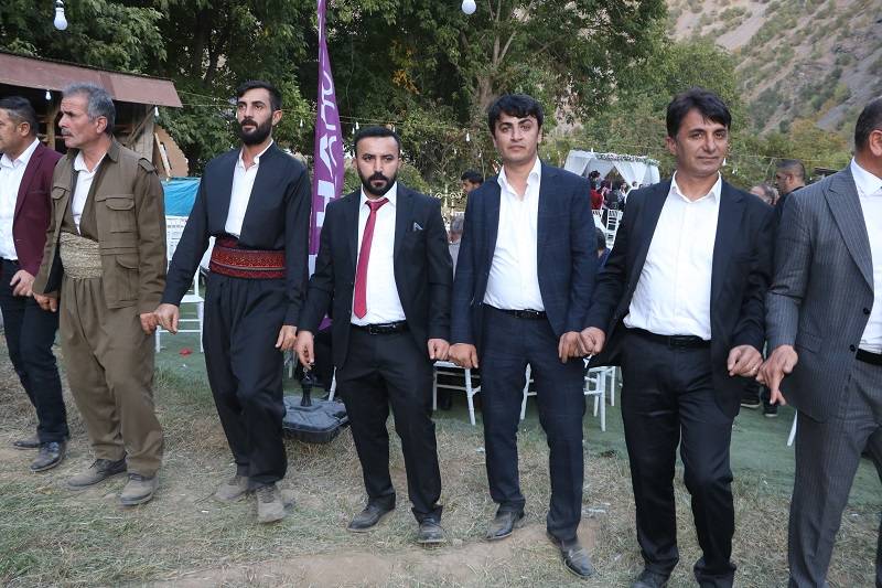 Çiftçi ailesinde görkemli düğüné 109