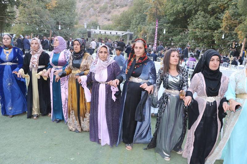 Çiftçi ailesinde görkemli düğüné 113