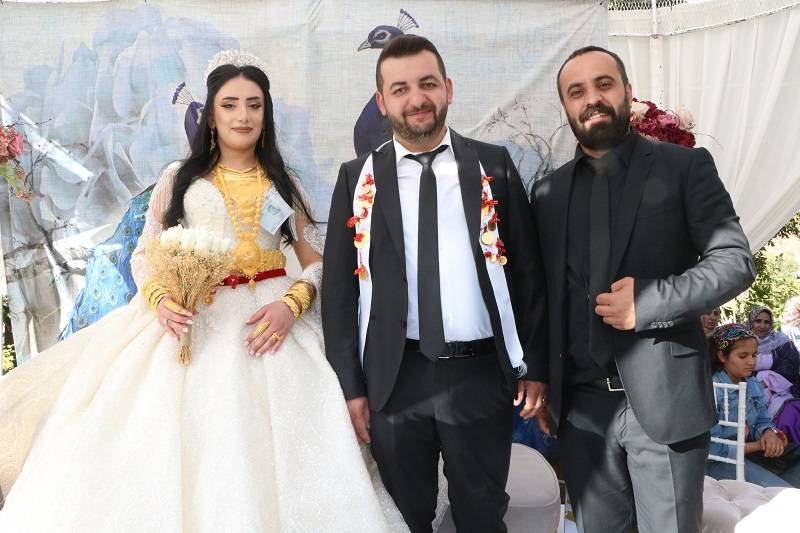 Çiftçi ailesinde görkemli düğüné 12