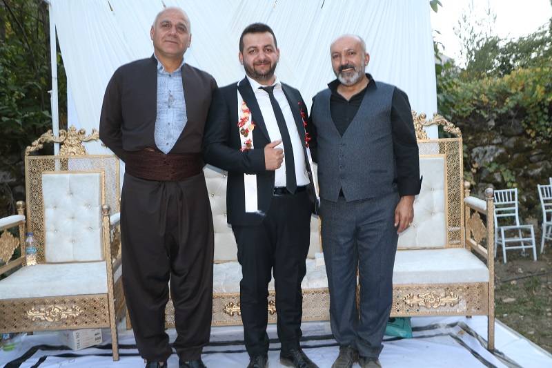 Çiftçi ailesinde görkemli düğüné 129