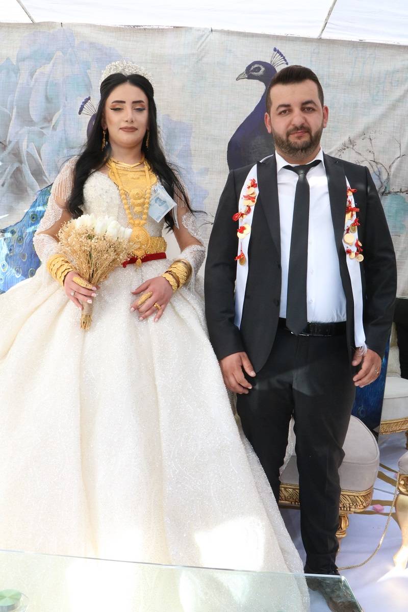 Çiftçi ailesinde görkemli düğüné 13