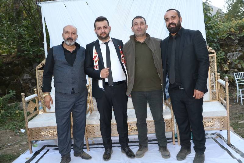 Çiftçi ailesinde görkemli düğüné 132