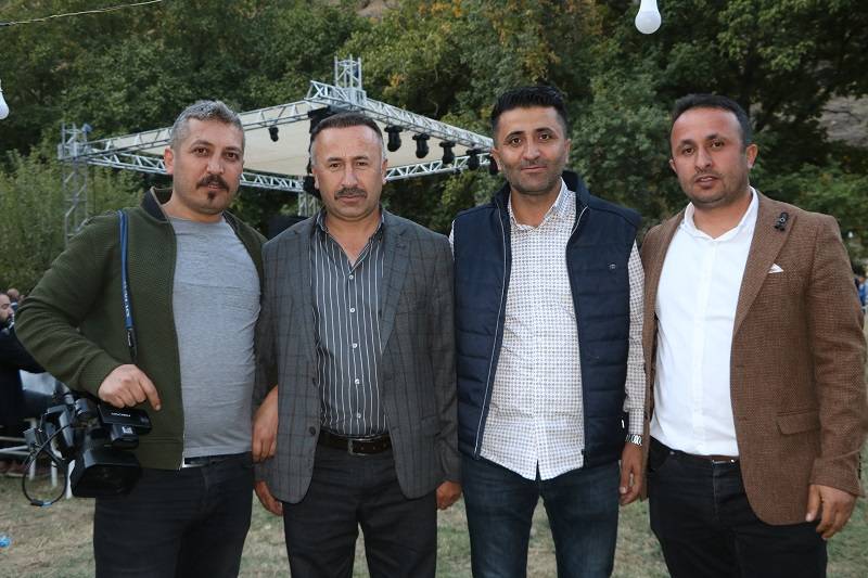 Çiftçi ailesinde görkemli düğüné 135