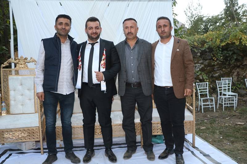 Çiftçi ailesinde görkemli düğüné 136