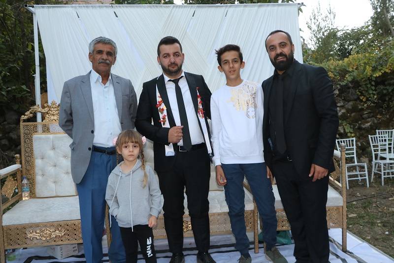 Çiftçi ailesinde görkemli düğüné 138