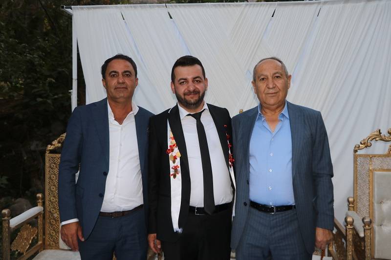 Çiftçi ailesinde görkemli düğüné 149