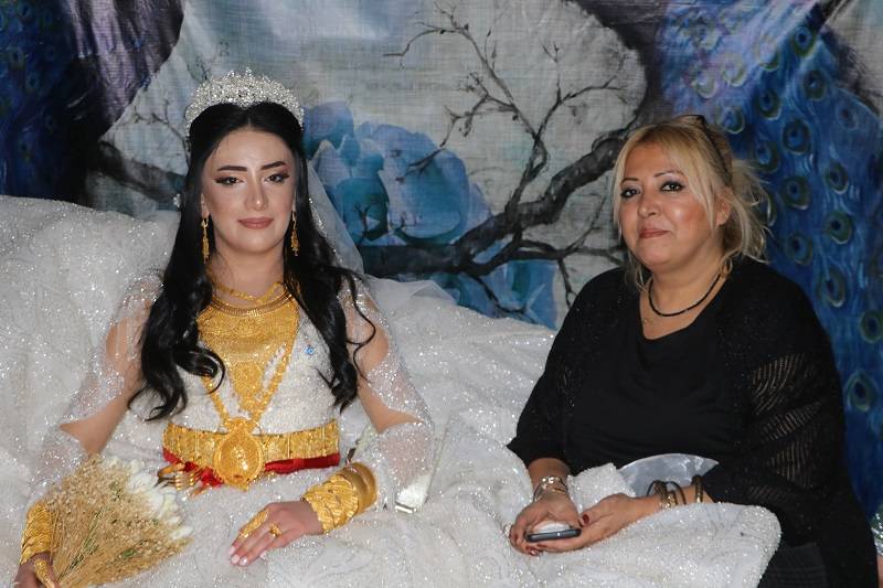 Çiftçi ailesinde görkemli düğüné 153