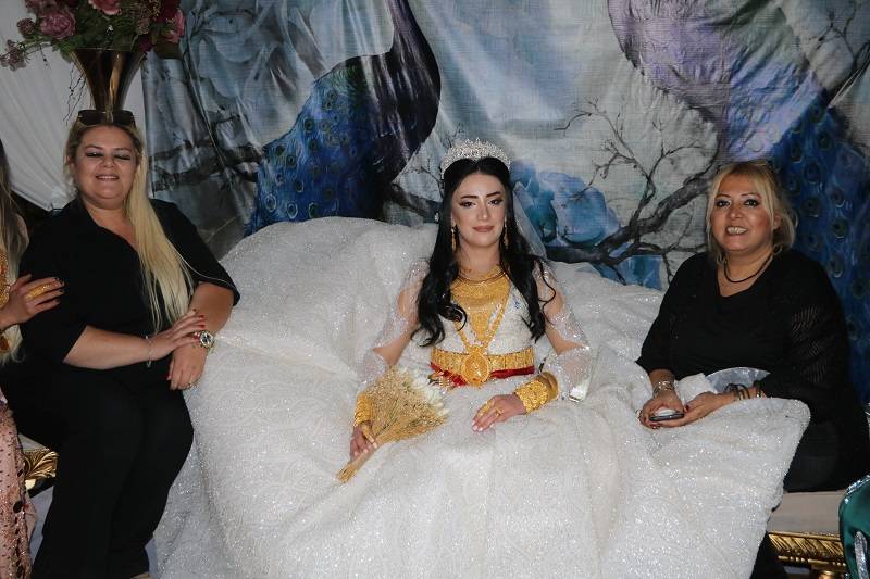 Çiftçi ailesinde görkemli düğüné 156