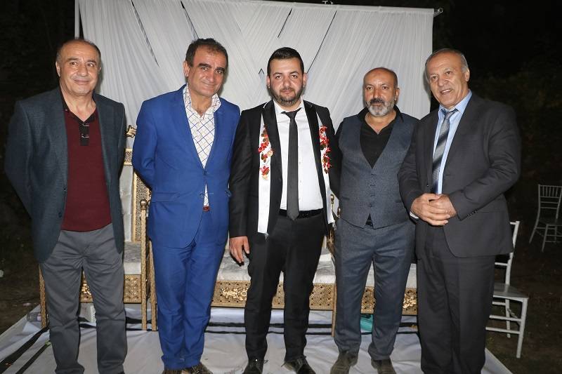 Çiftçi ailesinde görkemli düğüné 168