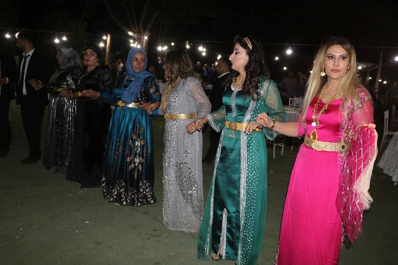 Çiftçi ailesinde görkemli düğüné 169