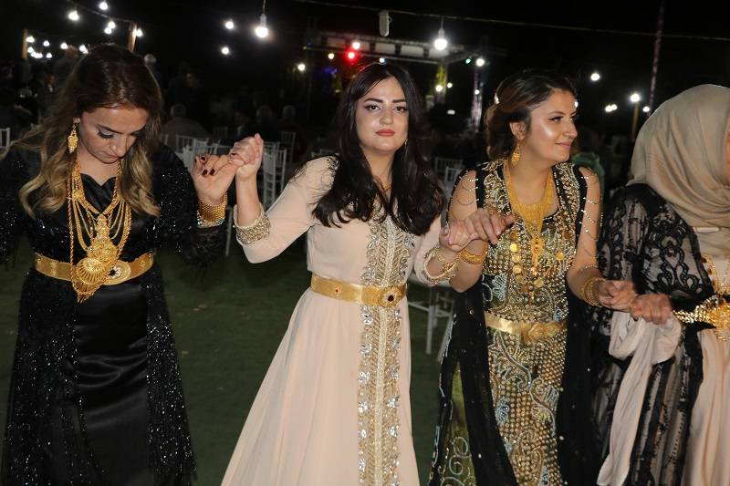 Çiftçi ailesinde görkemli düğüné 178