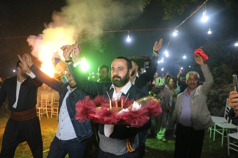 Çiftçi ailesinde görkemli düğüné 21