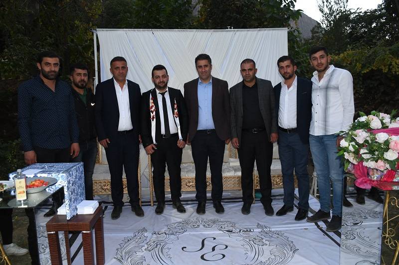 Çiftçi ailesinde görkemli düğüné 253