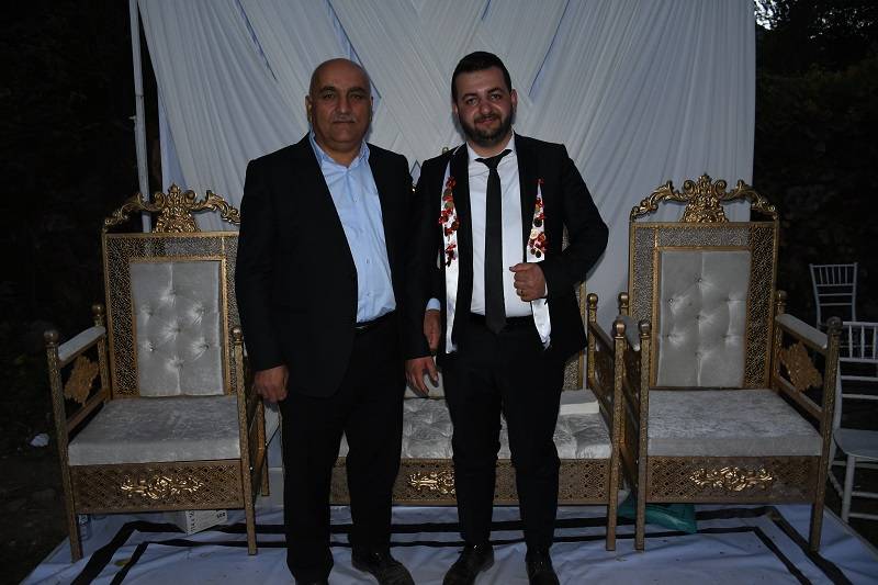 Çiftçi ailesinde görkemli düğüné 255