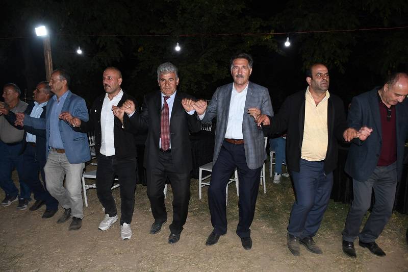 Çiftçi ailesinde görkemli düğüné 261